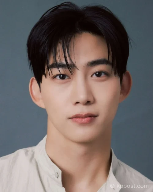옥택연 비공개 결혼식 사진이 중국 SNS를 통해 유출되며 논란이 커졌다. 신부 얼굴 공개와 초상권 침해 문제를 정리했다.