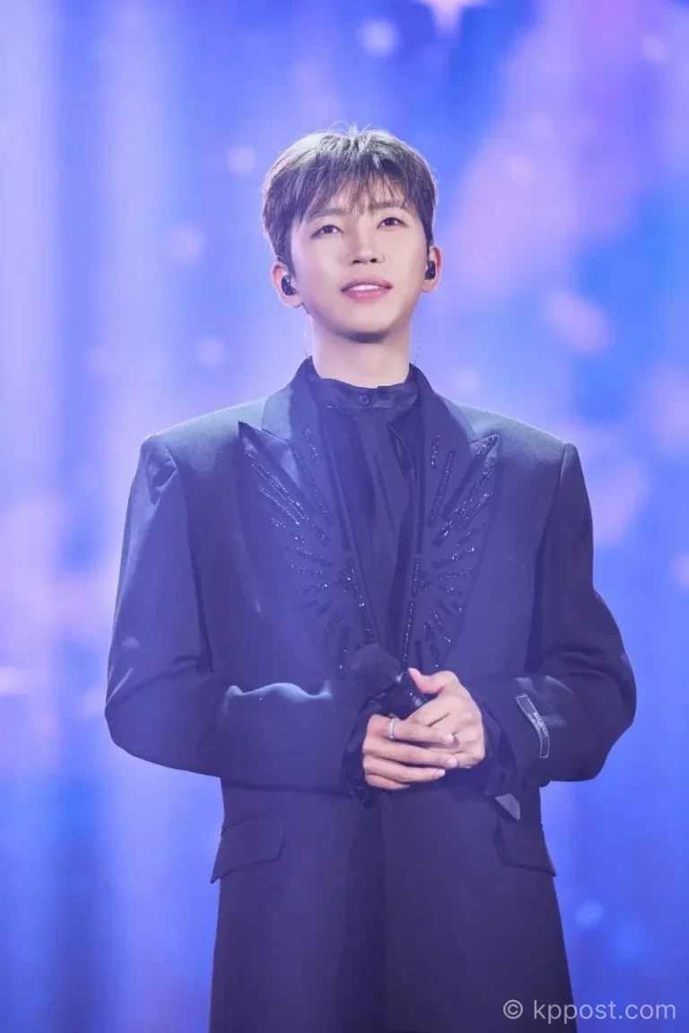 가수 임영웅이 제19회 NOL 골든티켓어워즈에서 ‘임영웅 아임 히어로 투어 2025’로 2년 연속 대상을 차지했다. 지킬앤하이드 20주년, 싸이흠뻑쇼, 김준수, 정선아, 킥플립 수상 의미를 정리했다.