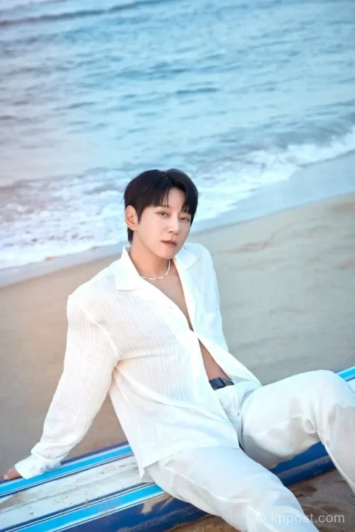 황치열이 2026년 6월 26일 오후 6시 데뷔 첫 여름 앨범 ‘I LOVE SUMMER’를 발매한다. 타이틀곡 ‘우리, 여름’을 비롯해 총 5곡이 수록됐으며, 사랑과 설렘, 이별과 그리움 등 여름의 감정을 황치열의 보컬로 풀어냈다.