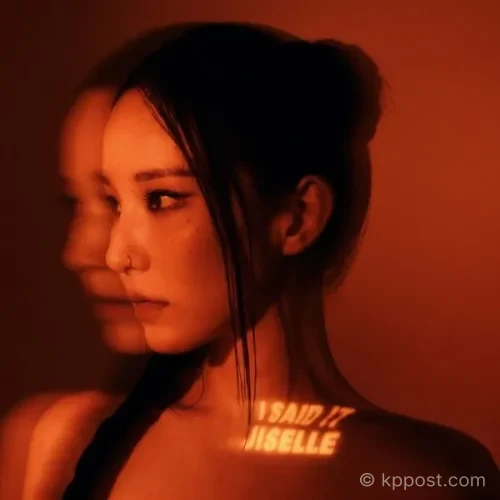 R&B 아티스트 지셀이 2026년 6월 19일 오후 6시 새 디지털 싱글 ‘i said it’을 공개한다. 신곡은 모호한 관계 속 미묘한 감정을 몽환적인 무드와 베이스 사운드, 담담한 보컬로 풀어낸 곡이다.