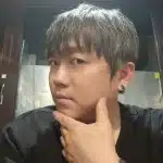 원타임 출신 송백경이 2026년 6월 4일 인스타그램을 통해 원타임 탈퇴를 공식 선언했다. 마지막 5집 발매 후 21년 만의 결정 배경, 무가당 삭제 언급, 음악 복귀와 신곡 예고, KBS 성우 전환 이후 행보를 정리했다.