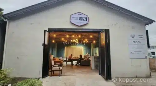 2026년 7월 17일 서귀포오일장 내 서귀포극장 홍리가 문을 연다. 지역 예술가 4명이 조성한 창작·연습·소규모 공연 공간의 의미와 활용 계획을 정리했다.
