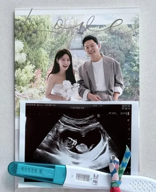 김지민 임신 소식이 전해졌다. 현재 임신 12주인 김지민은 시험관 시술 한 번 만에 태명 ‘두룹이’를 품었다고 밝혔다.