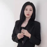 배우 김지원이 서울대어린이병원에 1억원을 기부했다.