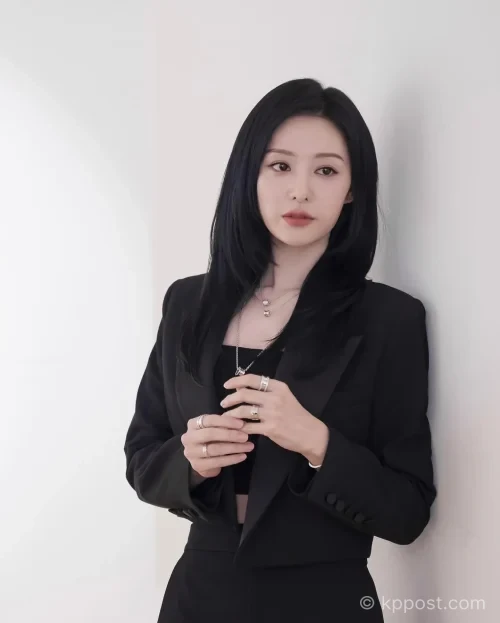 배우 김지원이 서울대어린이병원에 1억원을 기부했다.
