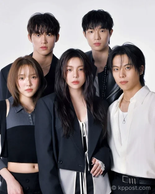 에일리 (보컬), 옥성민 (리더, 드럼), 배재용 (기타), 이현성 (키보드), 안성주 (베이스)