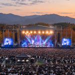 어깨동무 연예인 봉사단 자선 콘서트 활력이 열리는 야외 대형 특설 무대 전경