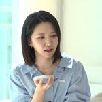 구해줘 홈즈에서 강다은 아나운서가 충남 아산 신도시 임장 현장에서 매물과 주변 인프라를 확인하고 있다(사진-구해줘 홈즈)