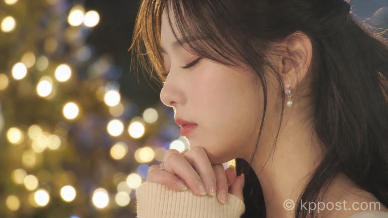 엔믹스 신곡 '긴 소원'의 로맨틱한 분위기를 담은 장면
